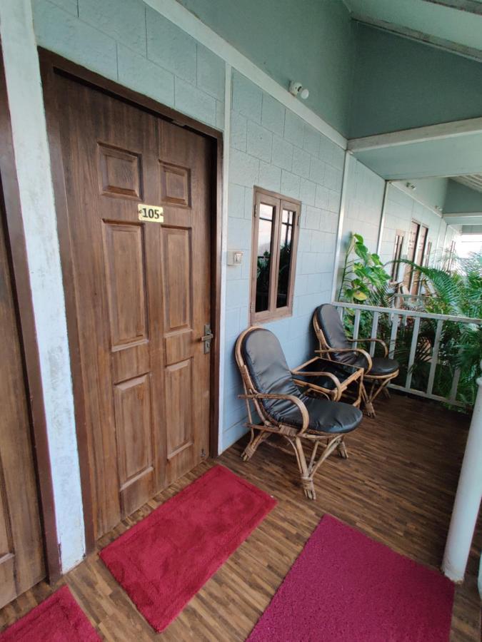 Regina'S Place Hotel Mandrem Exterior photo